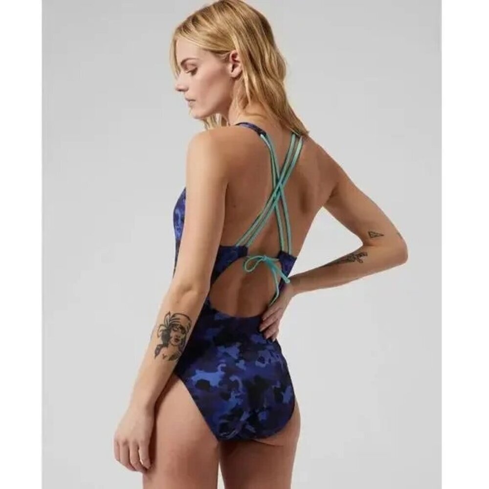 Athleta Freestyle Blue Camo One Piece Swimsuit Open Back Size 30 NWT